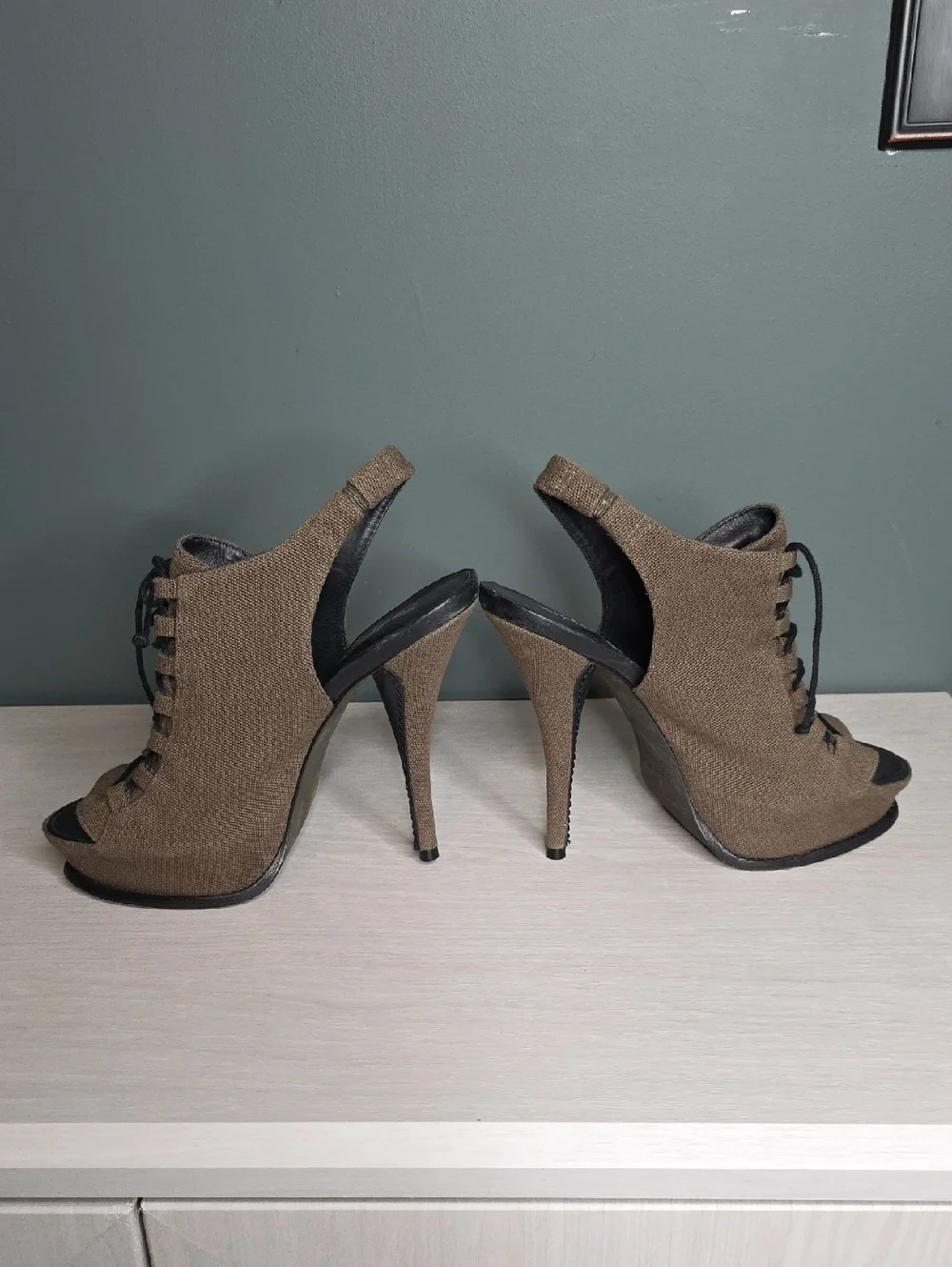 Elizabeth And James  Olive Brown canvas  Lace-Up Peep-Toe Margo Heels Size 7